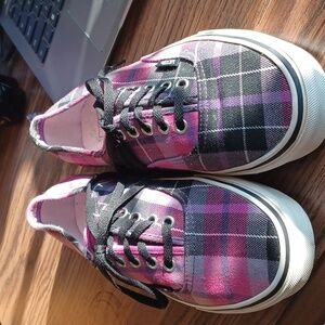 VANS Off The Wall Plaid Pink, Purple and Black Mens 6.5, Womens Size 8
